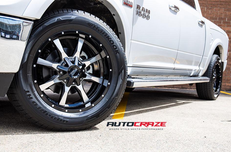 DODGE RAM MO995 GLOSS BLACK MACHINED